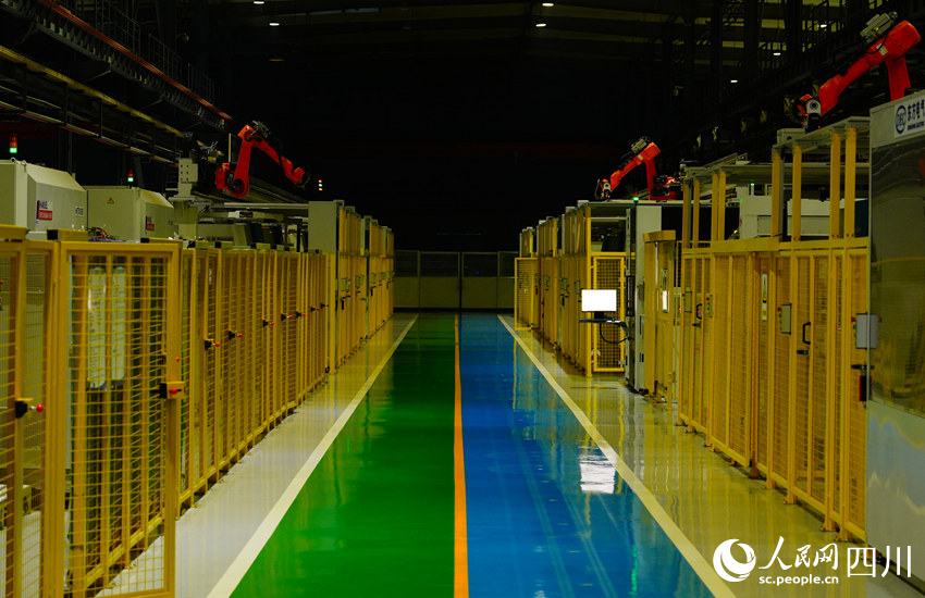 ����һ���Ź���������ܼӹ���е��ҹһֱ����ת������������ ������